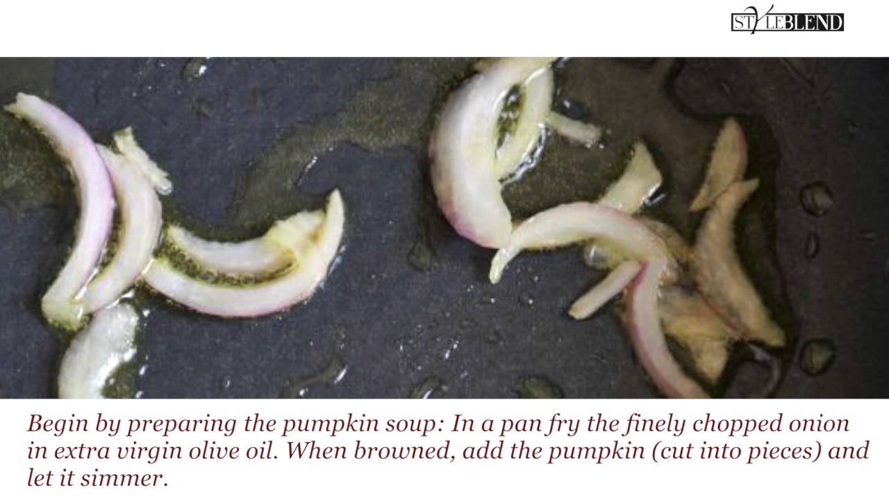 Pumpkin soup with hazelnut crumble - Styleblend.com