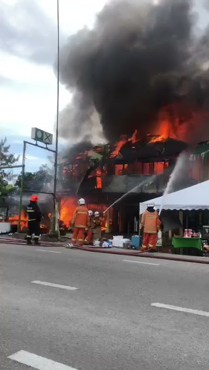 kebakaran di kemaman hadapan pasarbesar cukai