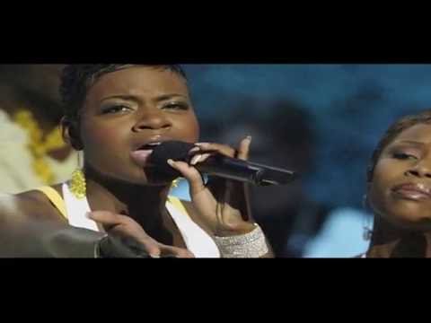 Video: Fantasia Barrino netto waarde: Wiki, Getroud, Familie, Trou, Salaris, Broers en susters