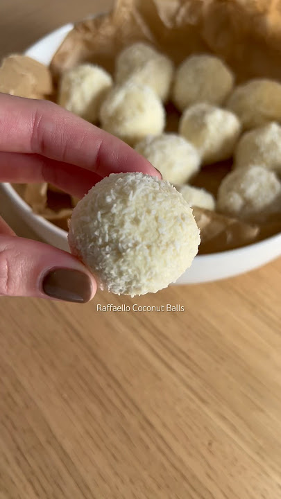 Raffaello Coconut Balls 🥥 #raffaello #chocolate #coconut #yummy