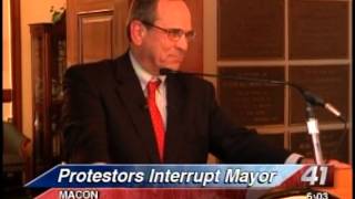 41NBC/WMGT- Protestors Interrupt Mayor- 1.31.13