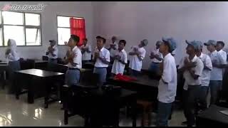 Story WA Anak Sekolah Santuy