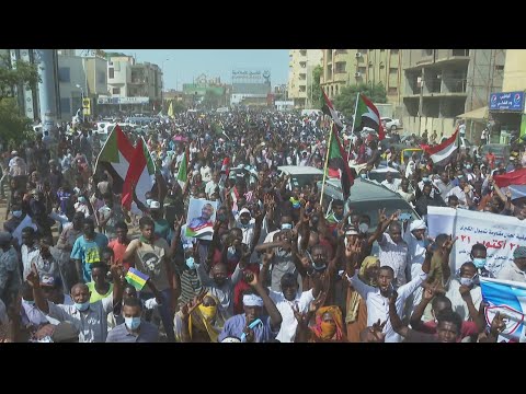 إصابة شرطيين في السودان بعد اشتباك مع المتظاهرين 🇸🇩