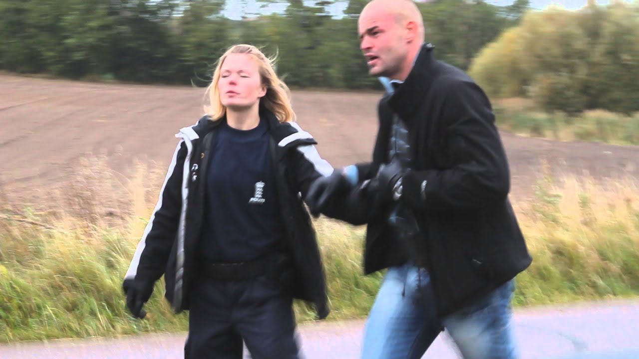 Amatør Politi stjæler porsche cayenne gemballa.