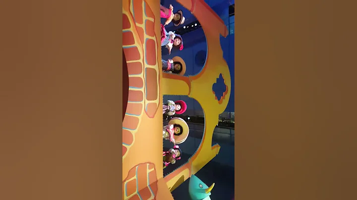 It's a Small World Disneyland Paris - when the mus...