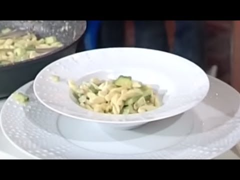 Le ricette di Benedetta Parodi - Strozzapreti avocado e zucchine - Domenica In