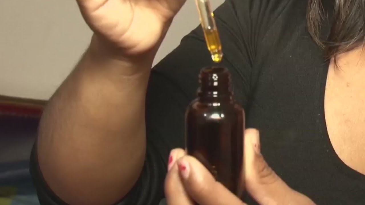 Familia de Texas recurre a la marihuana medicinal como alivio para su hija que sufre de epilepsia