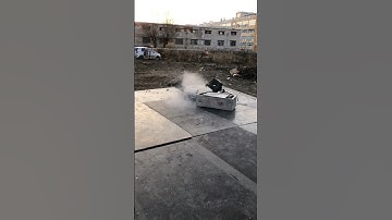 And the robot rushed into battle! #robots #battle #battleofrobots #robotics #shorts