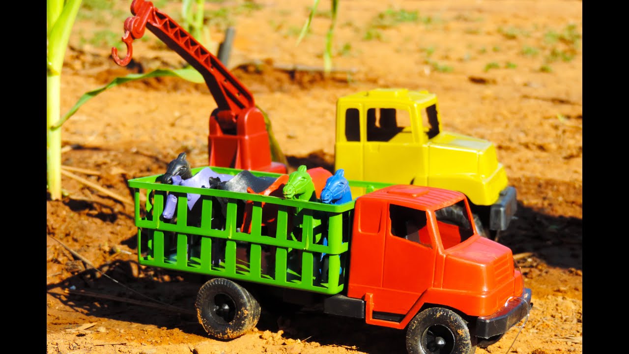 Truck with farm animals, tow car, animal sounds, toys for kids - Learn