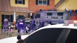 Rookie Officer Calls for SWAT BREACH After ROBBERY!  Liberty County Roblox