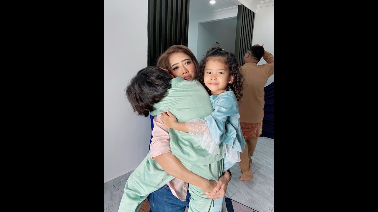 COMELNYA ANAK KEPADA FATIN AFEEFA