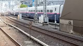 JR東日本東京駅でE2系+E3系の入線シーン(2023年8月20日日曜日)携帯電話で撮影