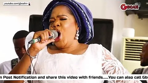 heavens came down as Toyin Abraham leads praises and worship At Iyabo Ojo's Mum Berial.