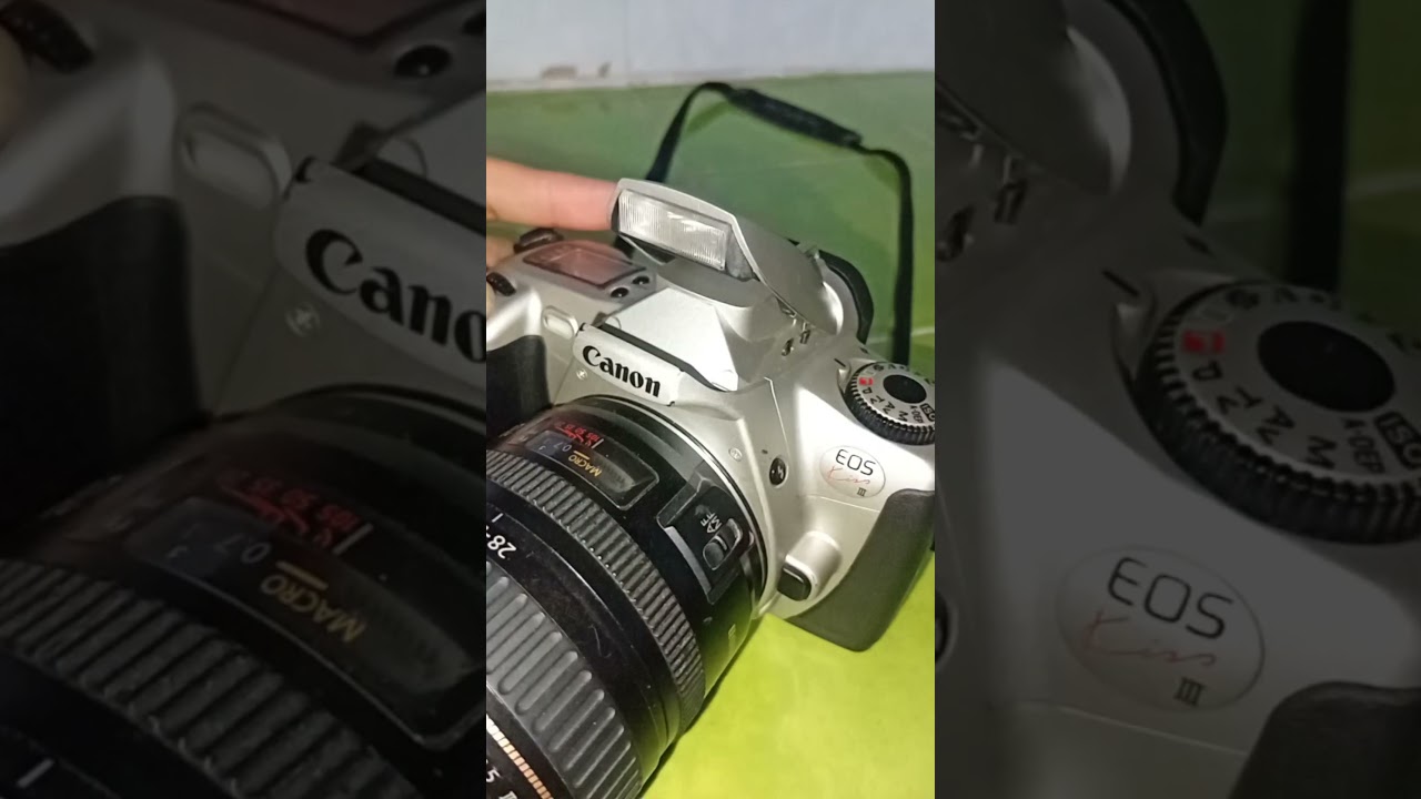 Canon EOS Kiss III (EOS 300/Rebel 2000) Built-in Flash Auto Pop-Up (Slow Motion)