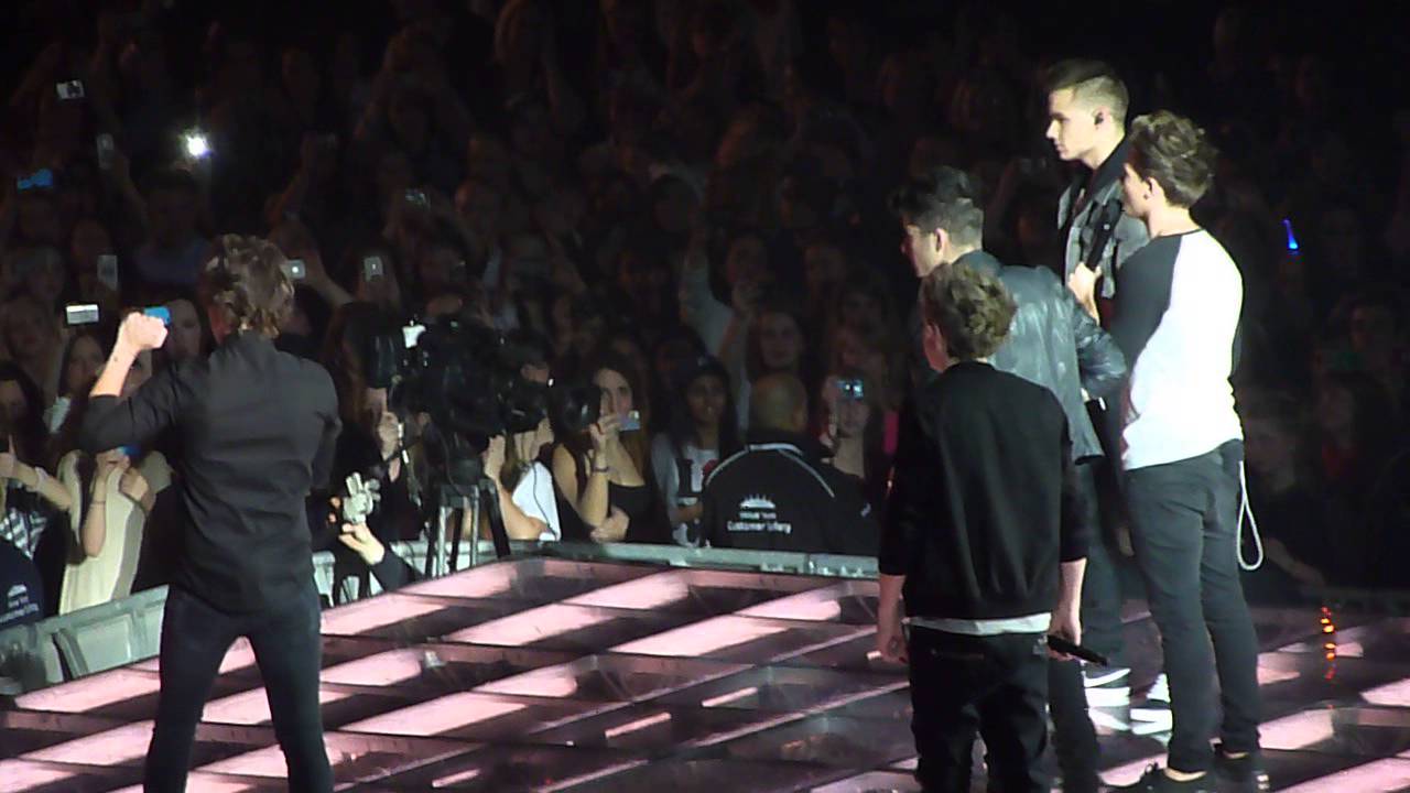 One Direction - Twitter Questions - London o2 01/04/13