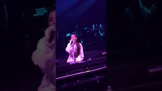 Download Lagu Ariana Grande be my baby Sweetener Session Chicago MP3 Download Lagu Ariana Grande be my baby Sweetener Session Chicago MP3