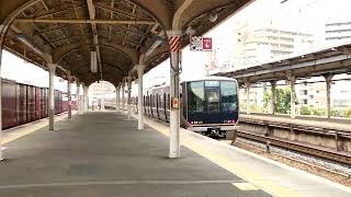 貨物列車とJR西日本321系　兵庫駅