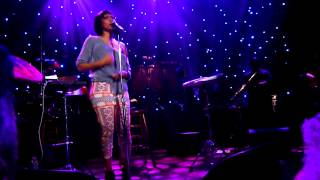 Vignette de la vidéo "Erykah Badu - "Green Eyes" - Live in Chicago - 3/29/2013."