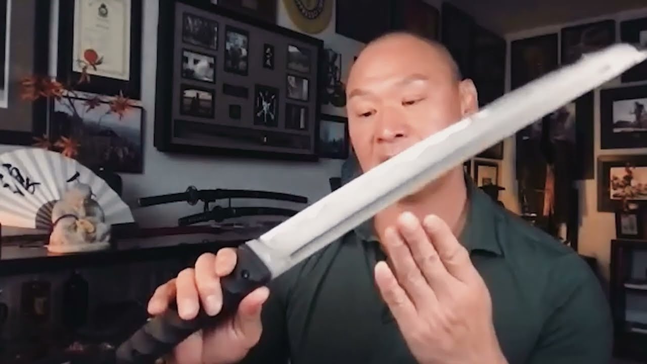 Tu Lam's favorite piece of gear... Samurai's, blades!? | Can You ...