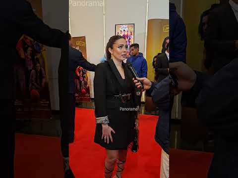 وئام مجدي بـ فستان جرئ فوق الركبة