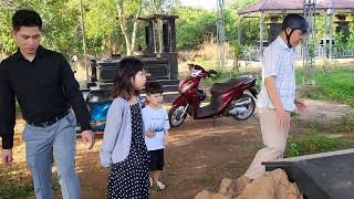 Ông Ngoại Đưa Mỳton Xem Chuyện Kì Lạ Xảy Ra Ở Mộ Của Bà Cố