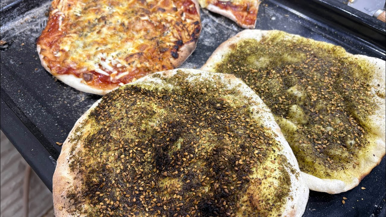 فطائر وبيتزا وخبز بطريقه سهله ولذيذه 