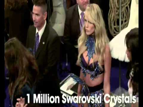 ANNE VYALITSINA CATWALK VICTORIA'S SECRET 2008-2011.