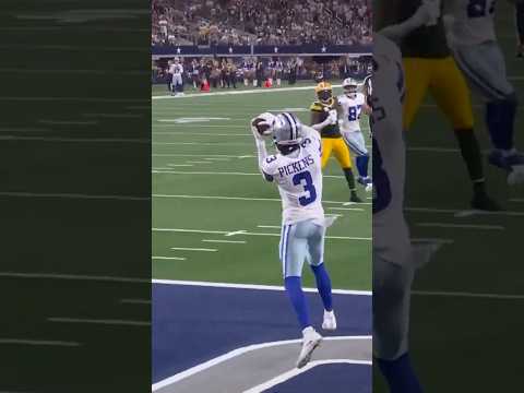 Dak finds Pickens on a ROPE for the TD 👀