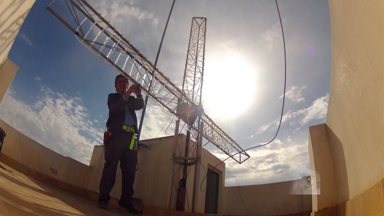 CREVILLENT MONTAJE ILUMINACIÓN CRUZ CAMPANARIO