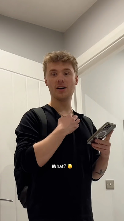 Putting a spicy pic as my boyfriends Home Screen to see his reaction #couple #prank