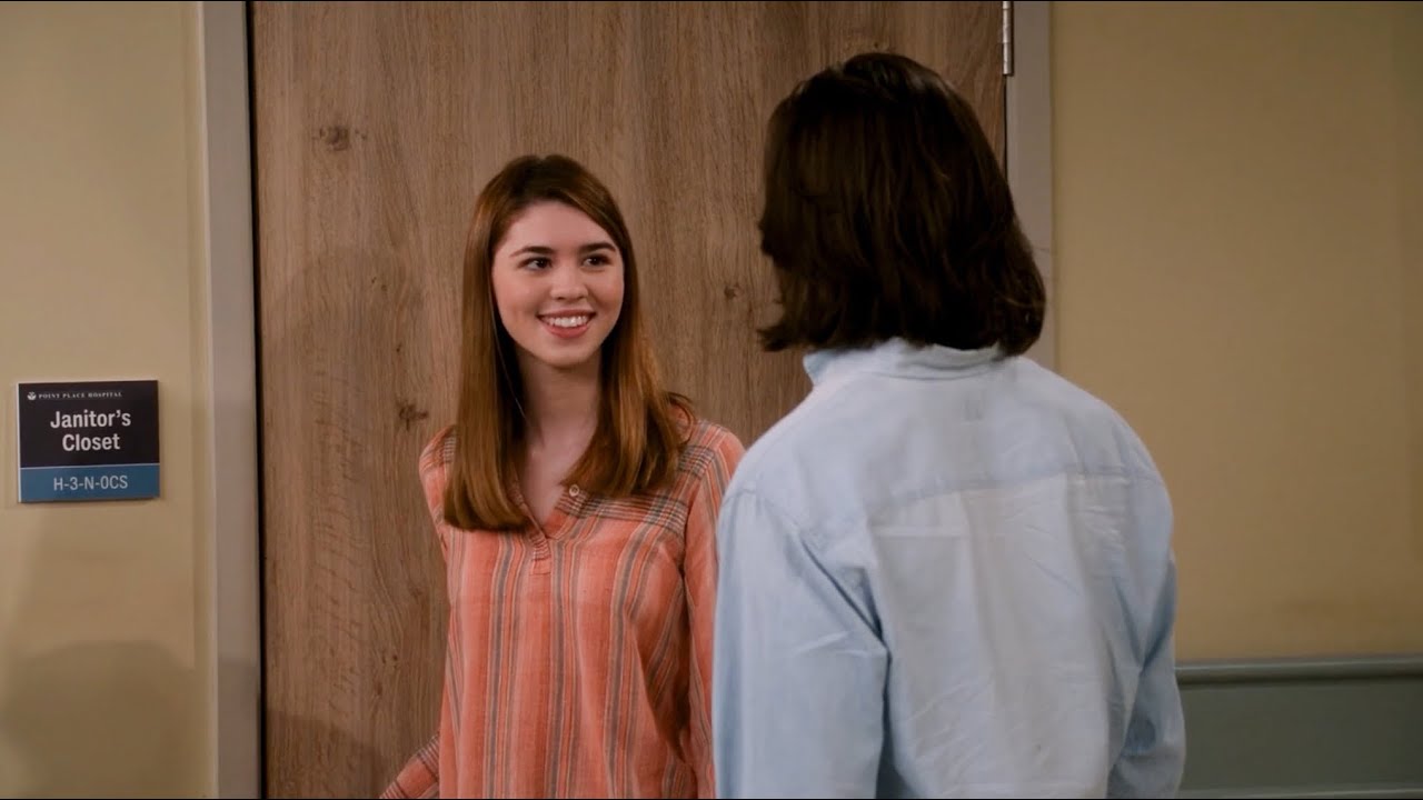 Jay and Leia at the hospital | S2E7 | That 90s show