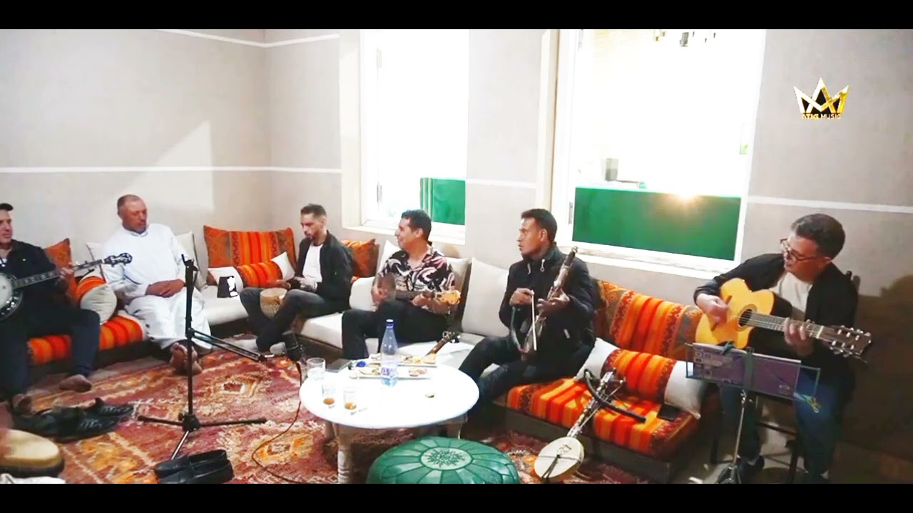 كشكول غنائي متنوع وممتع مع الاصدقاء باداء الفنان فتاح عبو (fattah abou)....🎵🌷