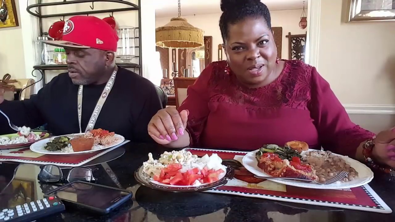 Sunday Dinner Mukbang/Meatloaf & Blackeyed Peas(old family pictures & comments)