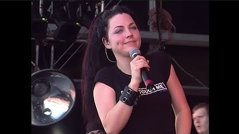 Evanescence - Taking Over Me Live PinkPop 2003 Rare Footage. 