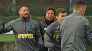 Catch The Ball If You Can, Conte! Hilarious Rondo Drill During Inter Training