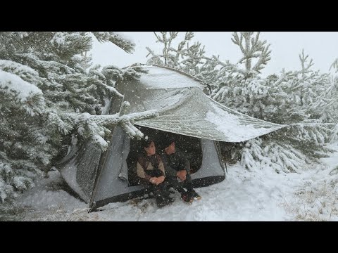 ŞİDDETLİ KARDA SOBALI ÇADIR İLE KAMP / Camping in heavy snow on Mount Erciyes