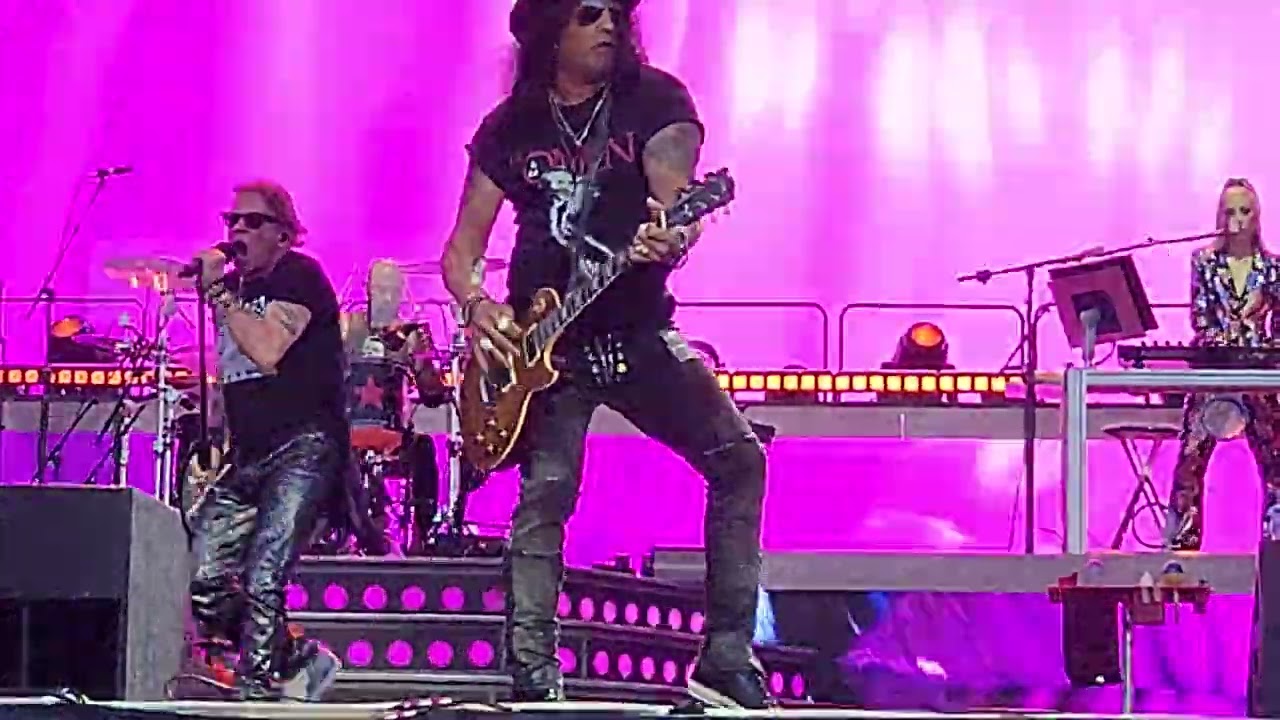 Guns and Roses live in Israel 2023, 4K, Intro + it's so easy