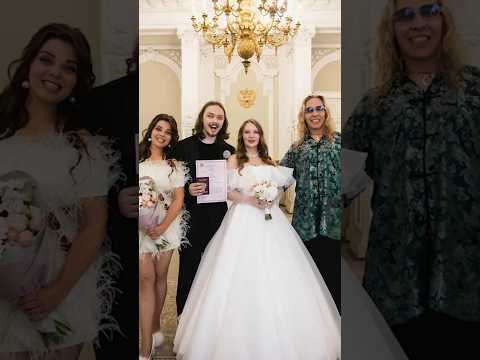 Невестка Королёвой и Тарзана получила паспорт, в котором отказалась от имени и фамилии!