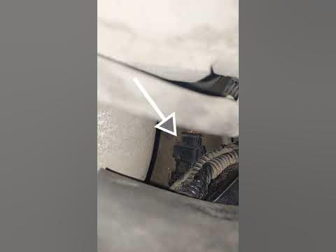 01 Chevy silverado. 6.6 Duramax LB7. Fuel pressure sensor. - YouTube