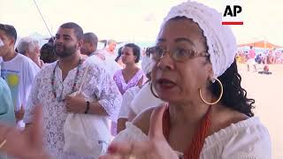 Brazilians make New Year offerings to Sea Goddess