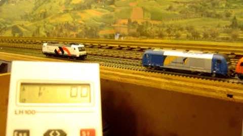 Multi traction using the Lenz LH100 Handset.wmv