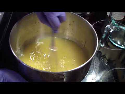 making-whipped-body-butter,-with-recipe