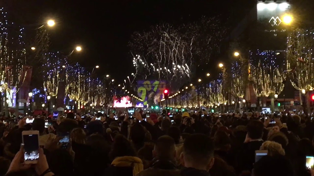 Champs Élysée - Nouvel an 2018 - YouTube