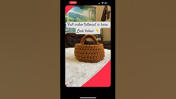 Easy to crochet basket with handle as an option to hang on hooks. #crochetforbeginners
