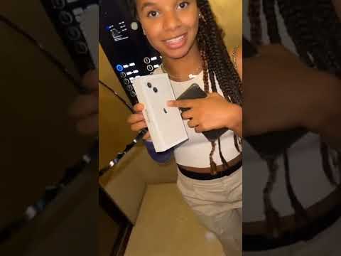 Dadju offre un Iphone 13 à la Fille de Gims