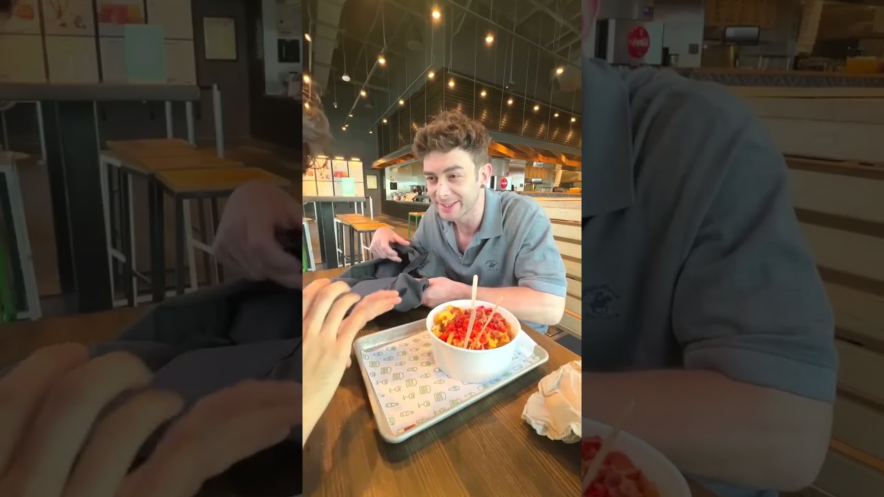 Waiter undergoes a tough honesty test ! U Friend