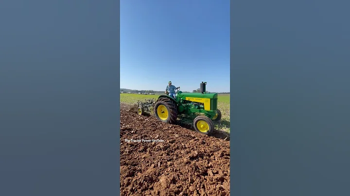 JOHN DEERE 730 Tractor Plowing #bigtractorpower
