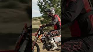 🏍️ High-Speed Dirt Bike Action on the Track