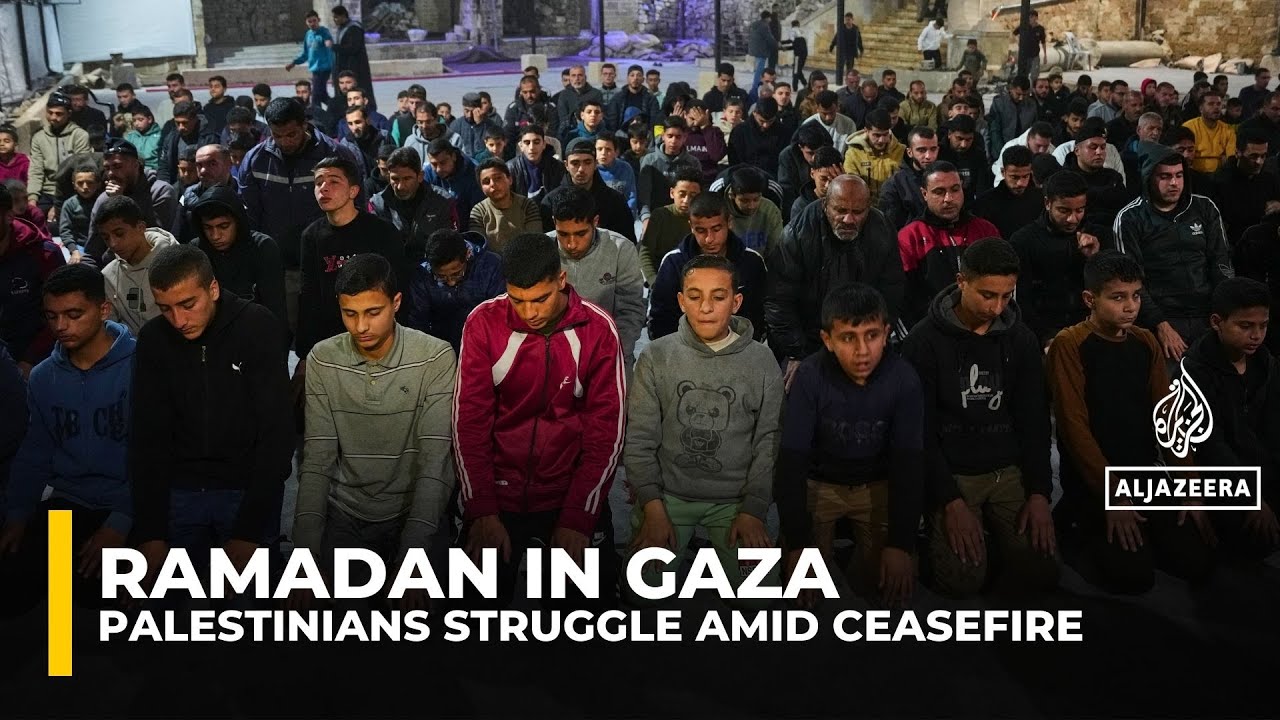 بدأ الفلسطينيون في غزة شهر رمضان في ظل وقف هش لإطلاق النار ونقص حاد في الإمدادات