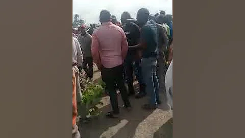 Drivers block the Benin Auchi road, around Ehor, in protest of kidnappings by Fulani herdsmen
